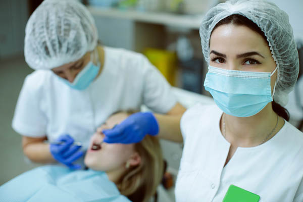 When To Consider Seeing A Restorative Dentist